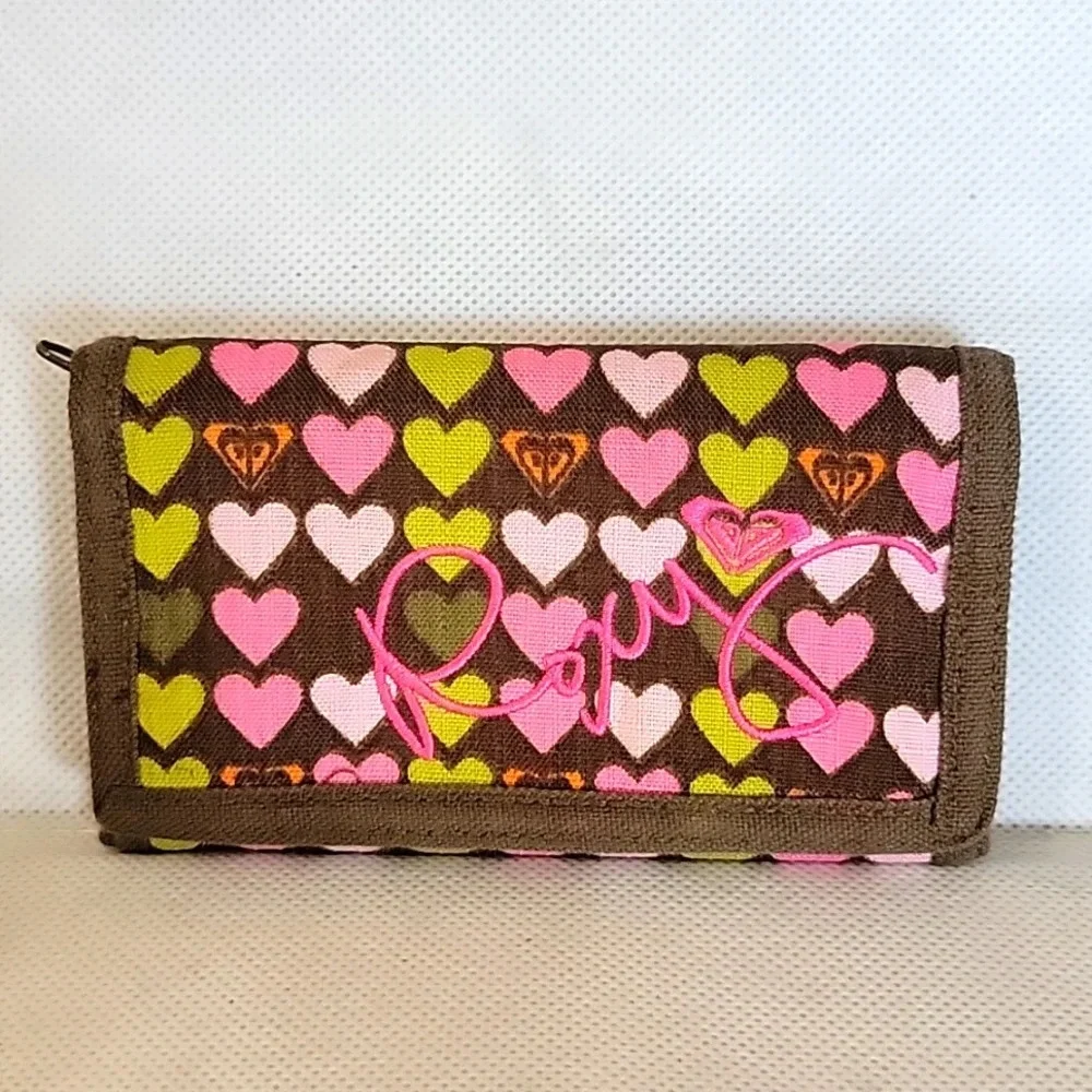 NEW - ROXY WALLET WITH HEART MOTIF